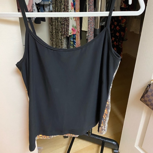 I wore this once in a suit. It doesn't fit me now. Small, very soft material. - Picture 3 of 5